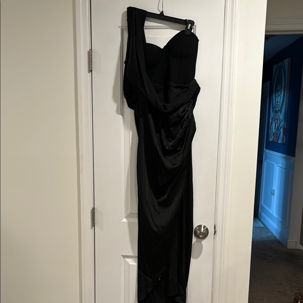 Elegant Black One Should Evening Gown